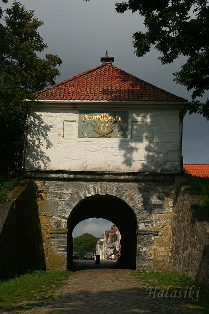 Norwegia (3325).JPG - Norwegia - Fredfikstad (brama główna)